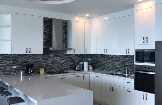 Moderne Rosorito Beachfront Condo