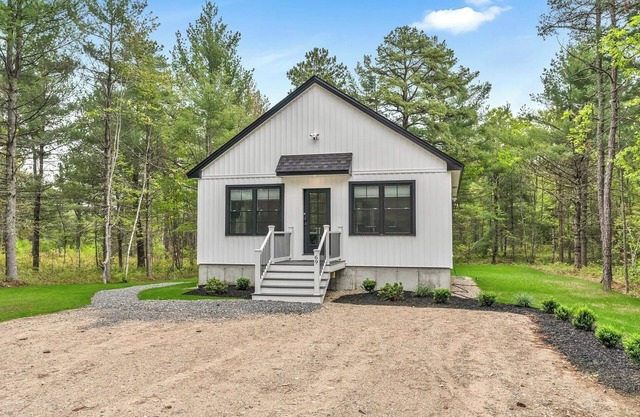 Modern Rustic Cabin - Walk to Lake & Trails - With Fire Pit - Serene Escape