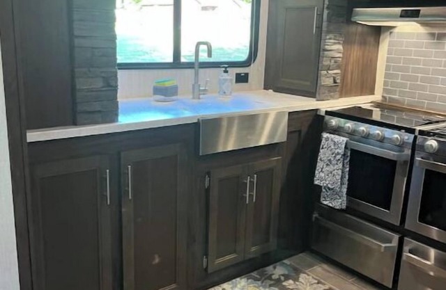 Modern RV come “GLAMP” in style