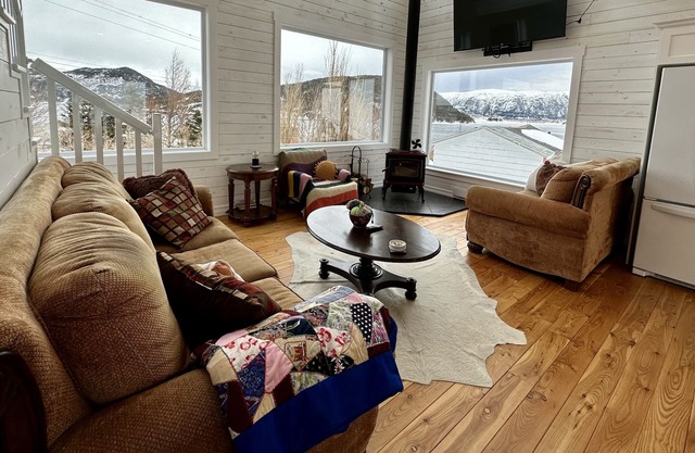 Modern Saltbox Home in Gros Morne National Park & Ocean Views!