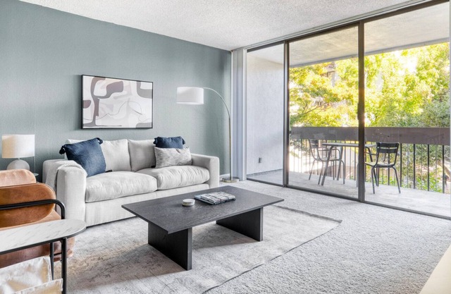 Modern San Mateo 1BR w/ W/D, BBQ & Pool, nr Caltrain, by Blueground