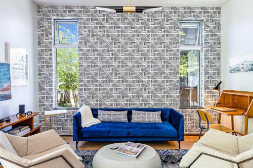 Modern Santa Fe Baca Railyard Apartment with Terrace