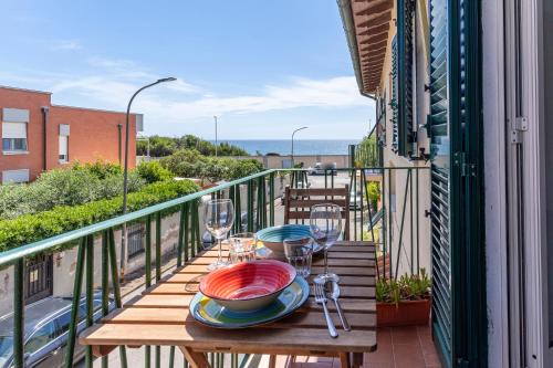 Modern Sea View Apartment with Balcony