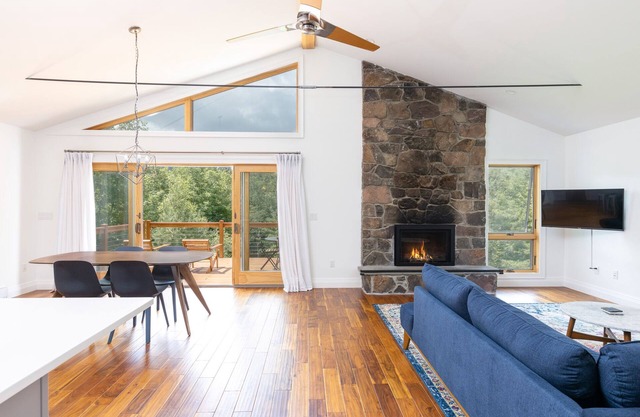 Modern Ski-Home in the Mountains with Views