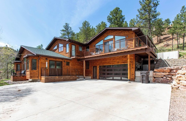 Modern Smart House In The Woods w/ 2 King Beds & 2 Baths