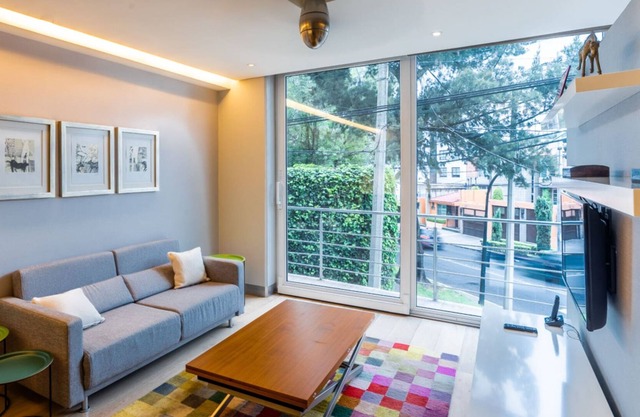 Modern&Spacious Apt. l Terrace l Perfect Location