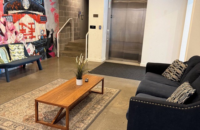 Modern & Spacious 2BR Apartment w/ Gym & Parking and central AC