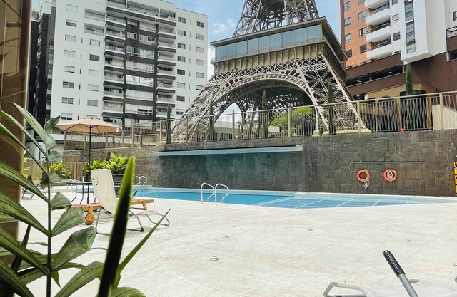 Modern Spacious 3-bedroom apartment with fitness room, WiFi in charming Sabaneta