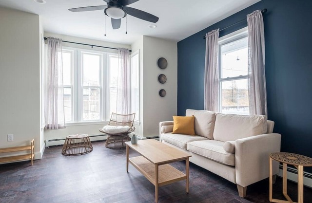 Modern & Spacious Apt For Your Group★ Hosts 6 People | Near Downtown & Fed. Hill