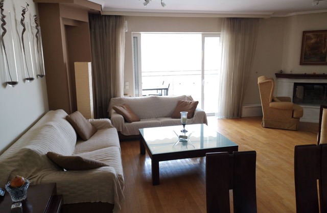 Modern-geräumige Wohnung mit bezauberndem Ausblick / FreeParking