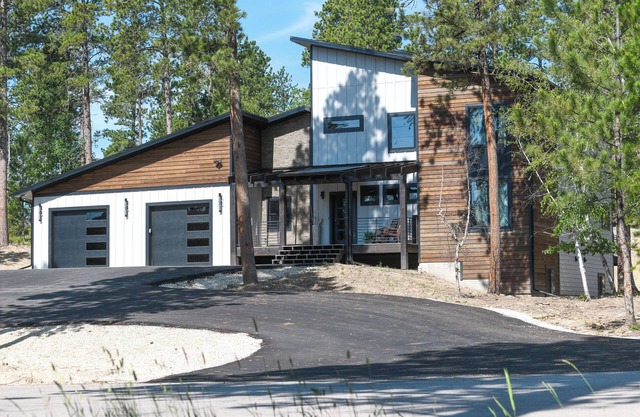Modern Spacious Cabin in Powder House w/ Hot Tub, Clubhouse Access to Pools!