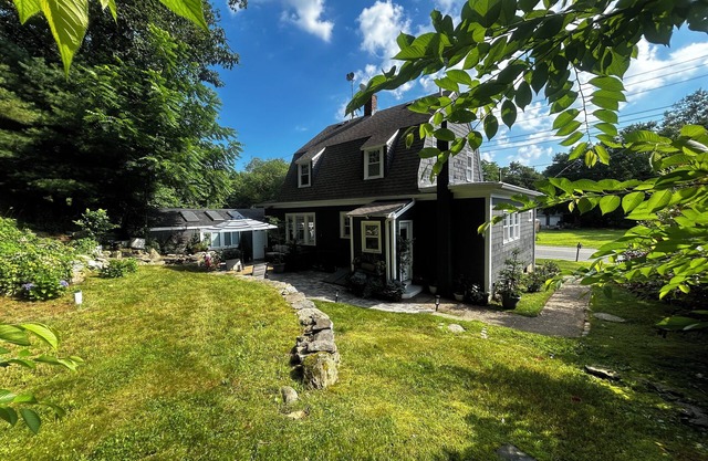 Modern & Spacious Colonial Near Downtown Providence & Brown University - 9 min