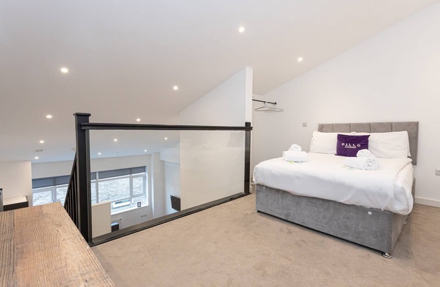 Modern Spacious Duplex in the Heart of Manchester