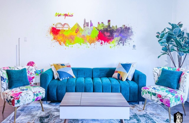 Modern Spacious Loft in Downtown w/free parking