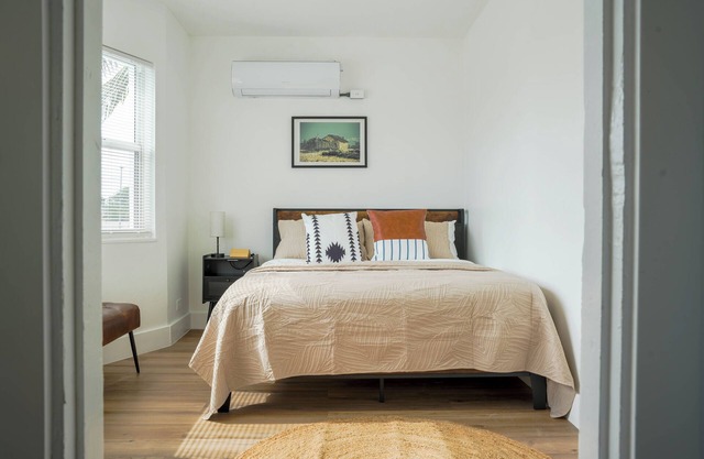 Modern & Spacious 1BR + Sofa Bed