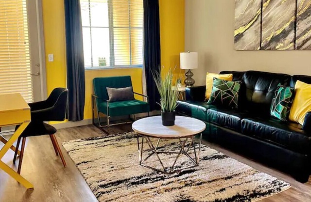 Modern ste w/♛King Bd, WIFI+YT TV, 15min ➼Oxnard