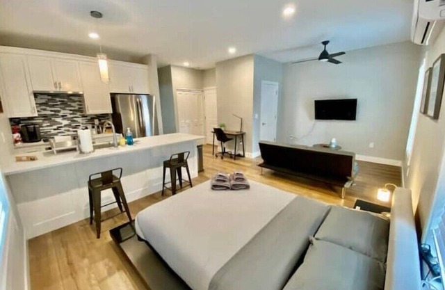 Modern Studio Apartment in Heart of CWE