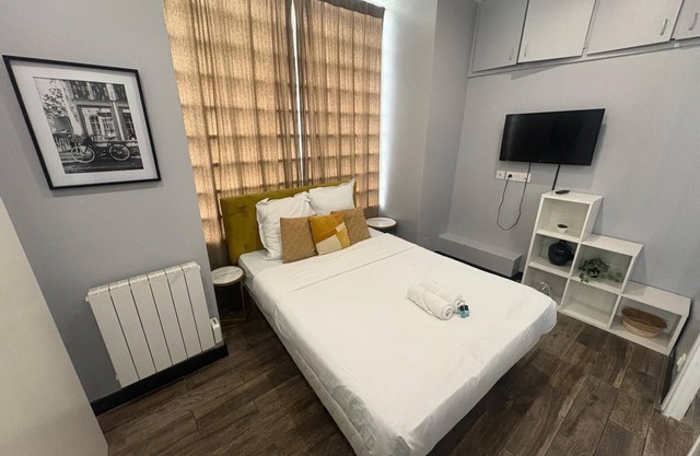 Bright Studio in Batignolles