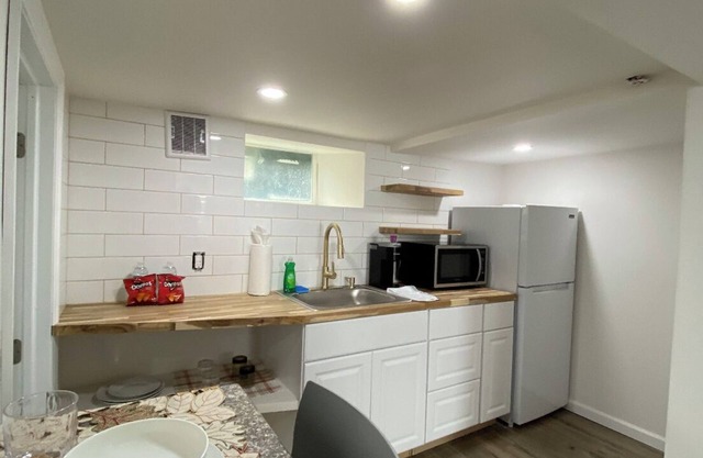 Modern Studio near Downtown Stamford!