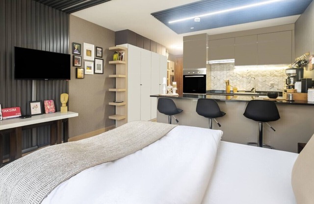 Modern Studio Residence Flat in Kartal