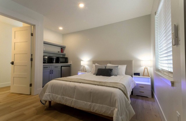 Modern Studio Suite – Steps from Food Trucks & 5 Min to CDA Lake
