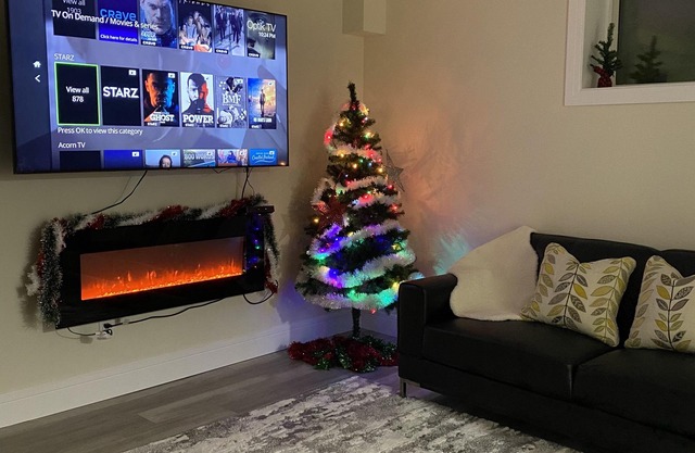 Modern Styled 2bedroom suite with indoor fireplace