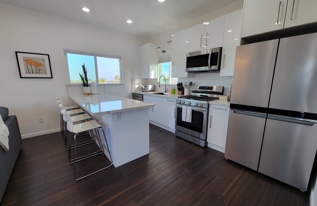 Modern & Stylish Guest House in SD