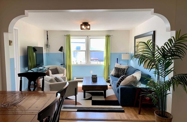 Modern & Stylish, Perfect for Families and Groups