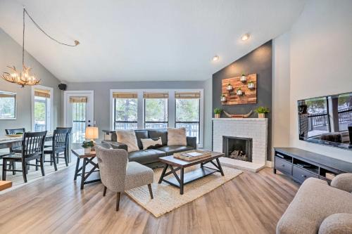Modern Sunriver Home with Hot Tub Ski, Hike and Bike!