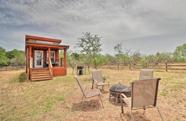 Modern ‘Sunset Cabin’ w/ Wood Fire Pit!