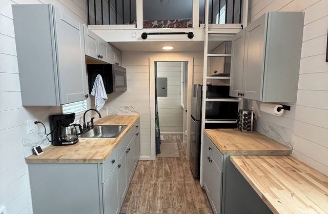 Modern Tiny Home with a View in Whaleshead