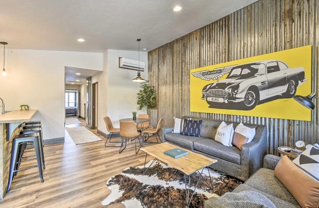 Modern Townhome with Deck - half Mi to Elkhart Lake!