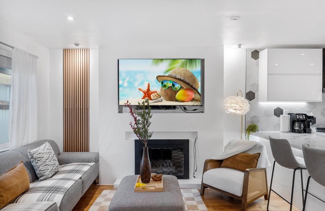 🌅 Modern, Trendy 4BD & 3BA house with great amenities 🌉🎆