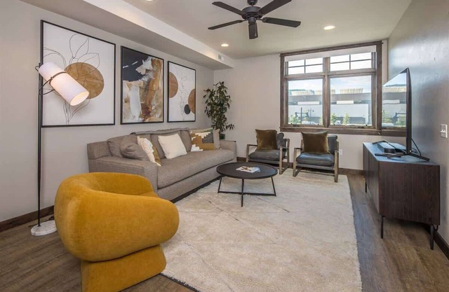 Modern Two Bedroom Condo Big Sky Town Center