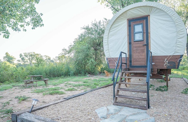 Modern Unique Old West Wagon Spacious Views
