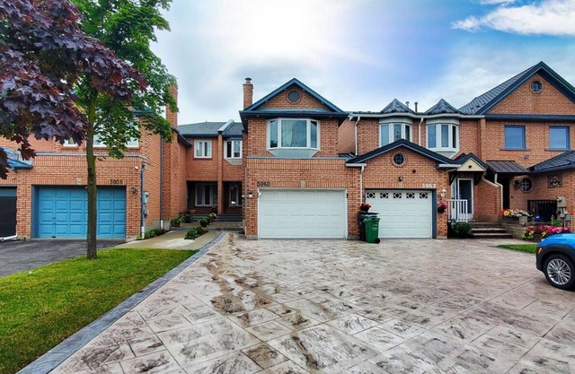 Modern Townhome Retreat w/ Parking, BBQ, and Patio