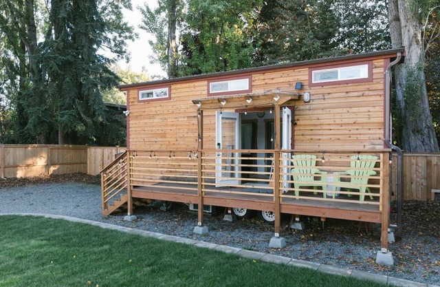 Modern Urban Tiny House w / 2BR in der Nähe von Flughafen und Transport-Private Einstellung