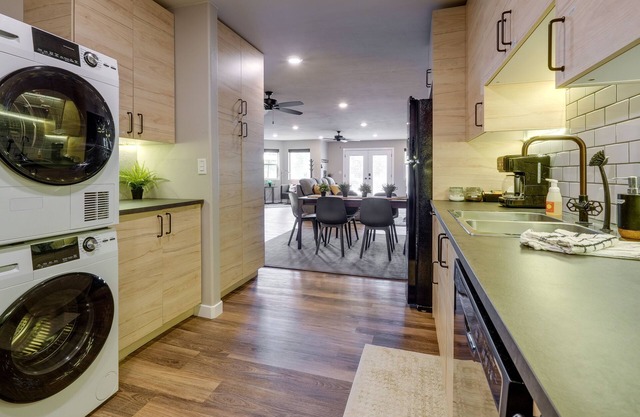 Modern Utah Getaway < 2 Mi to Kolob Canyons