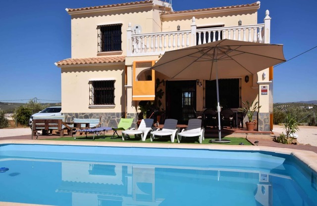 Modern Villa in Villanueva del Trabuco with Jacuzzi