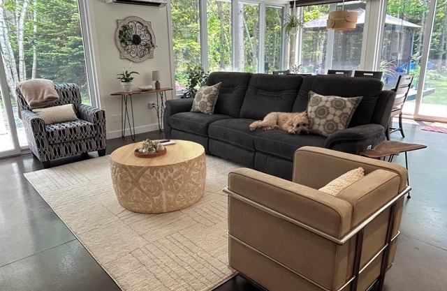 Modern Vacation Home With A/C & Screened In Gazebo Close To National Park Beach