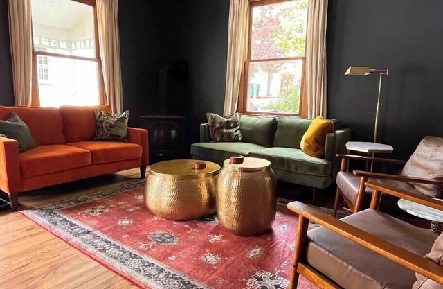 Modern Victorian in the heart of downtown Nevada City