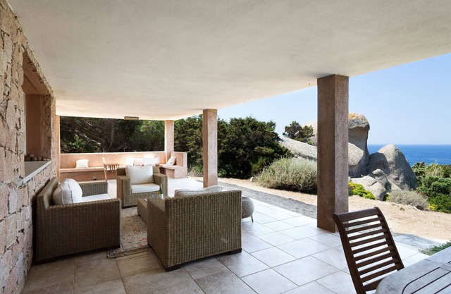 Moderne Villa "I Graniti" nahe dem Strand mit Meerblick, Veranda, Klimaanlage und WLAN