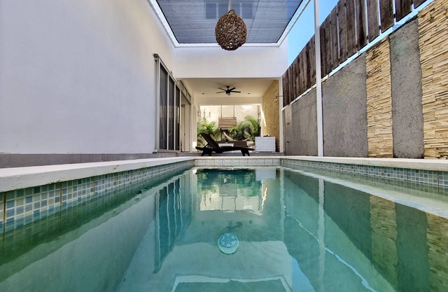 Modern Villa + Good location + private pool + AC +Sleeps12