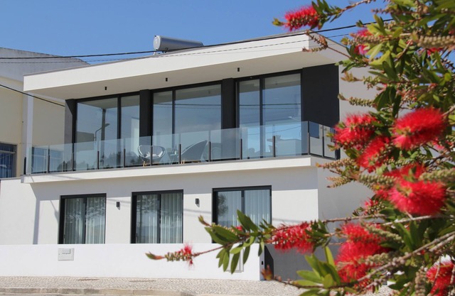 Moderne Villa in Salir do Porto - Villa nas dunas