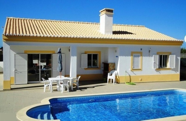 Moderne Villa, ruhig, eigener Pool, Meernähe, im Naturschutzgebiet, 6 Betten