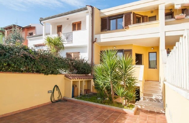 Moderne Villa v. V. Garten-Wohnung (4 Personen) 2 Schlafzimmer. 2 Bad.