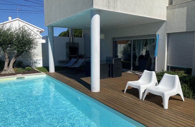 Moderne Villa mit privatem Pool in der Nähe Meco Strand