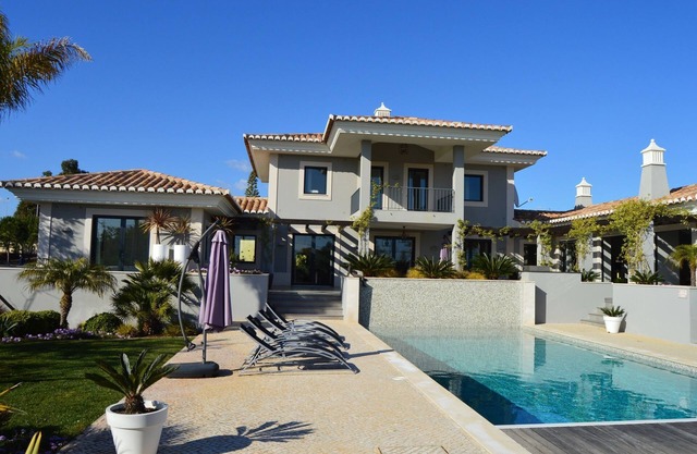 Luxuriöse Villa mit eigenem Swimmingpool in Carvoeiro