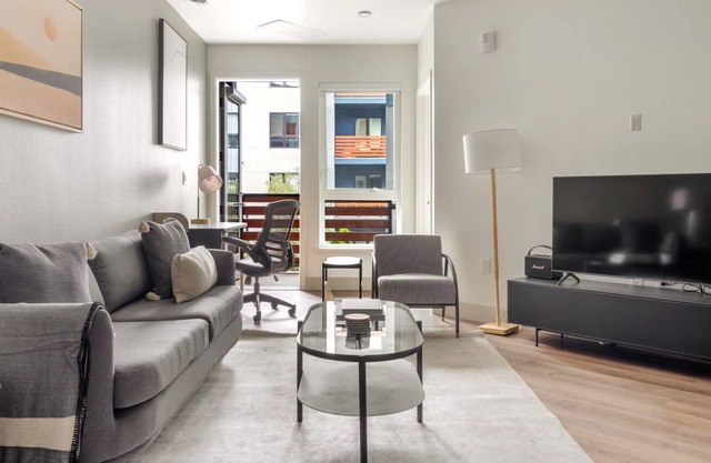 Modern Walnut Creek 1BR w/A/C & W/D, near BART, by Blueground