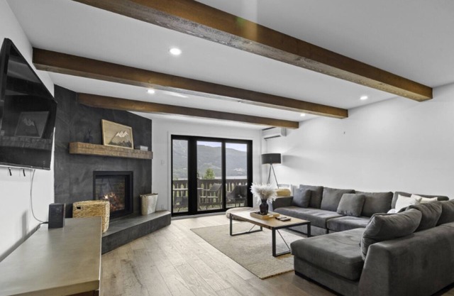 Modern & Warm Condo with Views of Mont-Tremblant